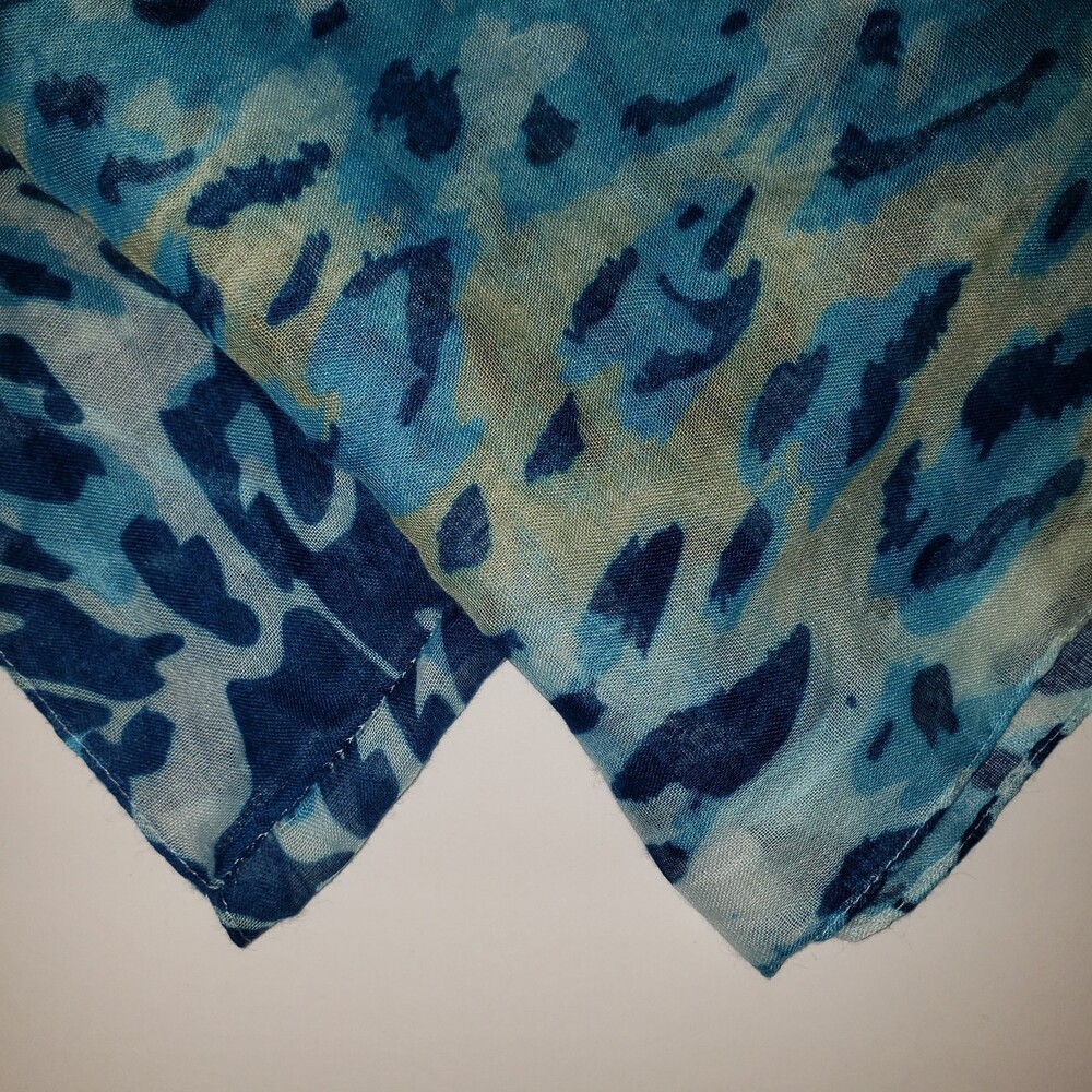 BLUE LEOPARD Infinity Loop Scarf - Picture 2 of 4
